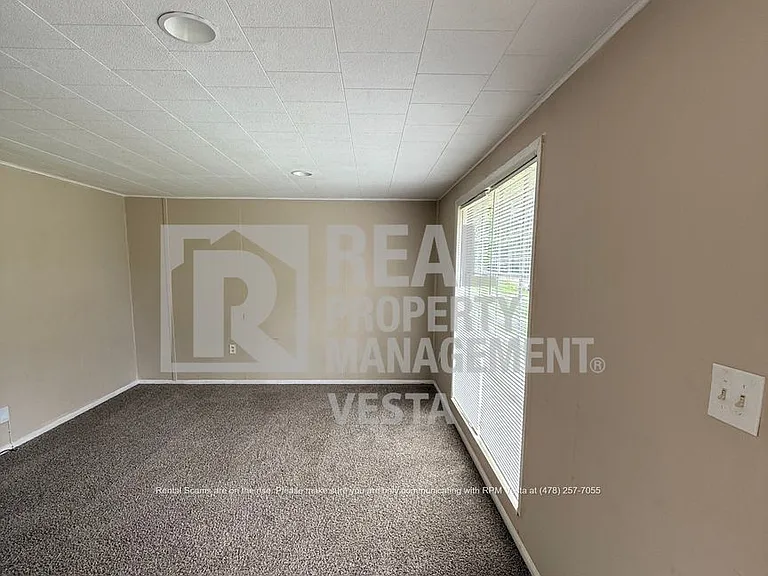 620 Cedarwood Dr — Photo 5