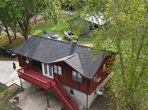 1205 Bloom Landing Rd, Charlotte, TN 37036