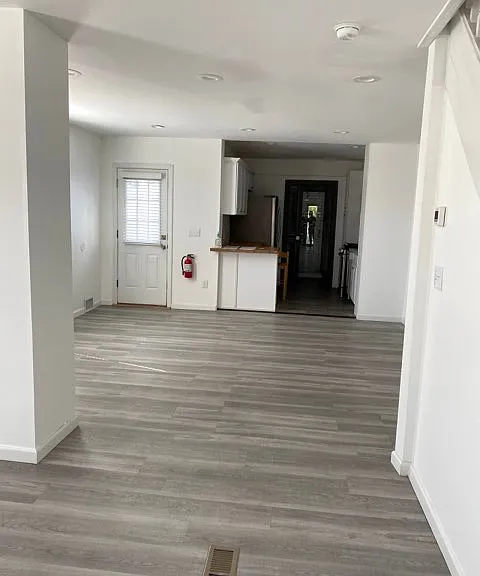 454 Undercliff Ave — Photo 3