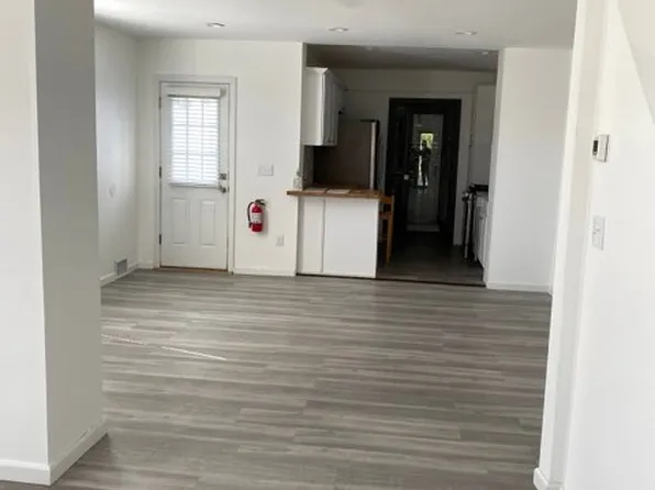 454 Undercliff Avenue image 3 of 16