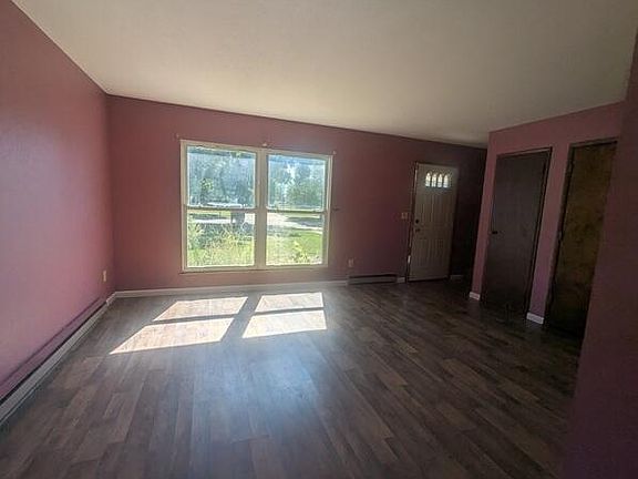 2nd image of 934 Hendricks Dr