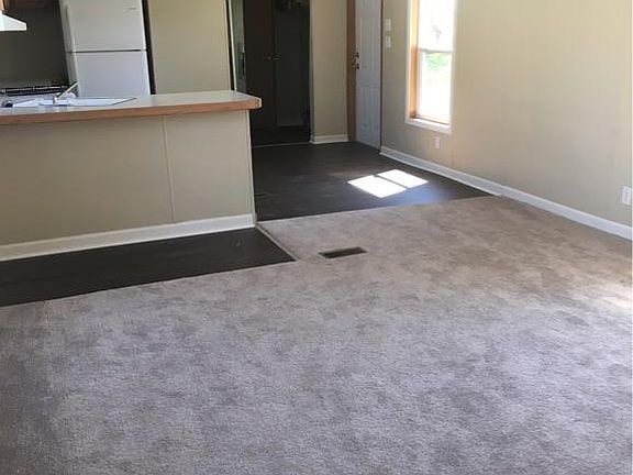 4th image of 300 Barclay St #44