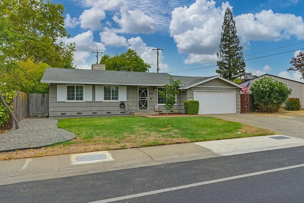 10493 Georgetown Dr photo 1