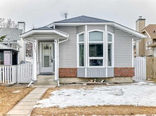 16272 W 5th St SW, Calgary, AB T2Y 1Y3