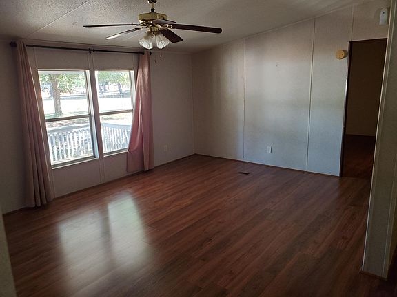 5th image of 21 W Orange Blossom Ave