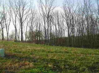 1786 Creek Wood Dr, Dubuque, IA 52003