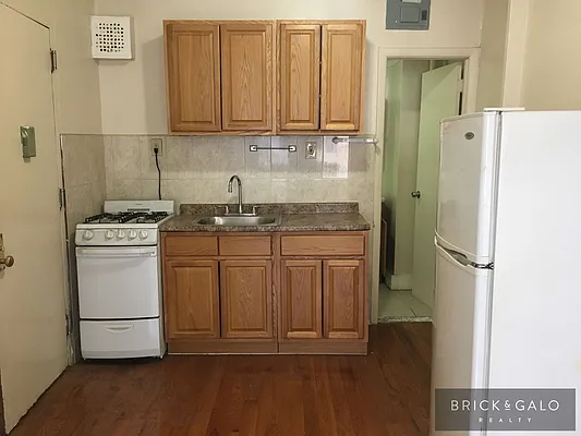 Rented by BRICK & GALO REALTY CORP | media 3