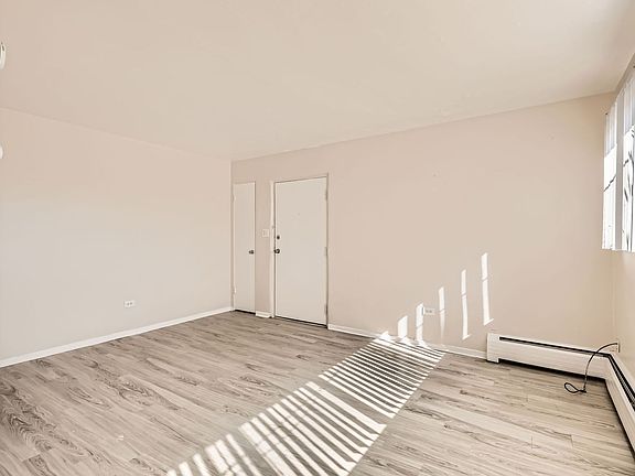 3rd image of 1415 Yosemite St APT 403