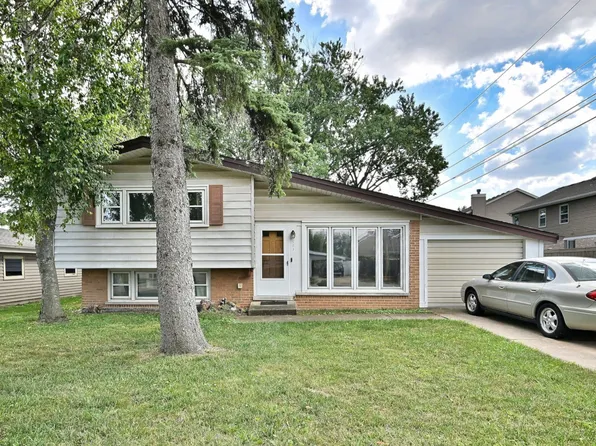 1903 Estes Ave, Des Plaines, IL 60018