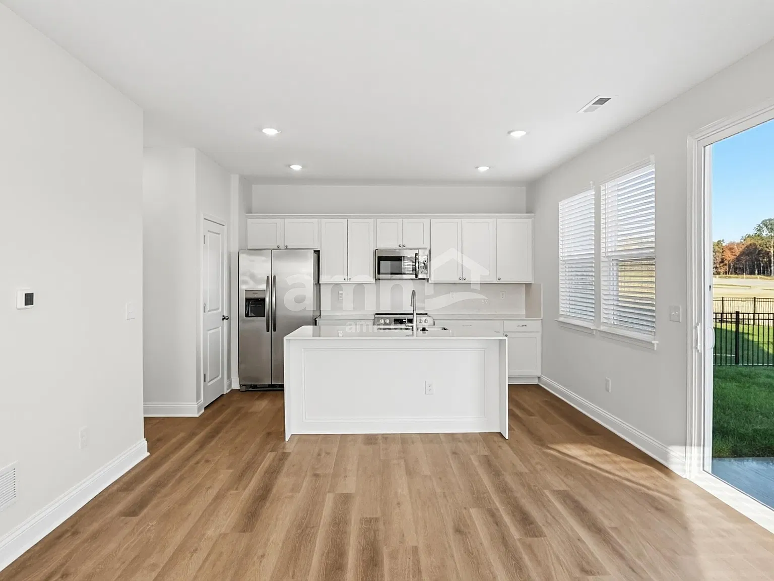 4 bed, 2.5 bath, 1784 sqft, $2,710 — Photo 3