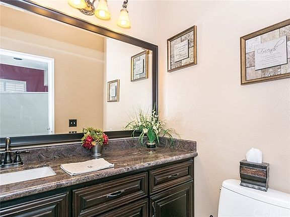 5th image of 567 Essex St