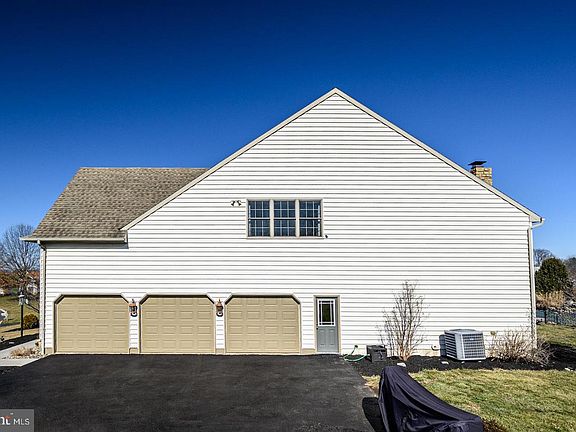4th image of 433 Lori Ann Ct #L-0011