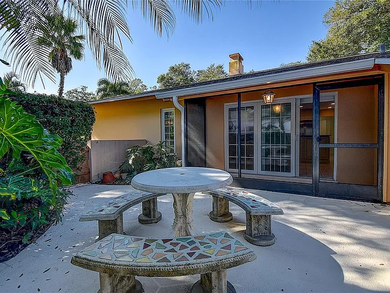 1247 Monticello Blvd N — Photo 36