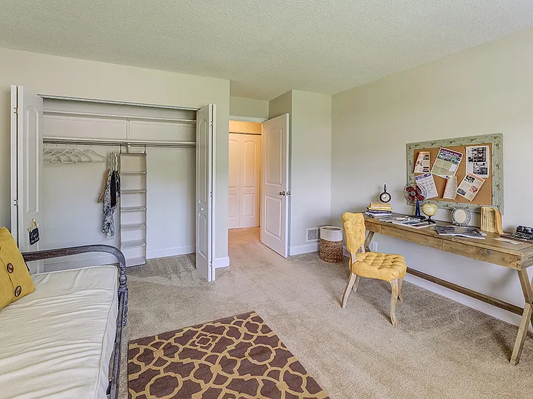 Signature Series Guest Bedroom at Somerset Lakes