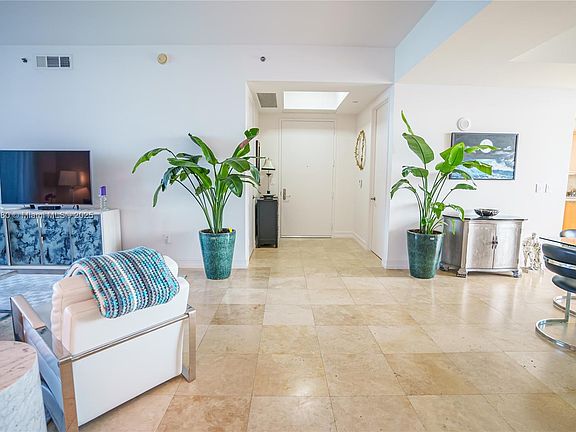 5th image of 15901 Collins Ave APT 1104