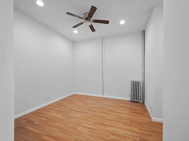 51 Mac Dougal St #1R — Photo 13