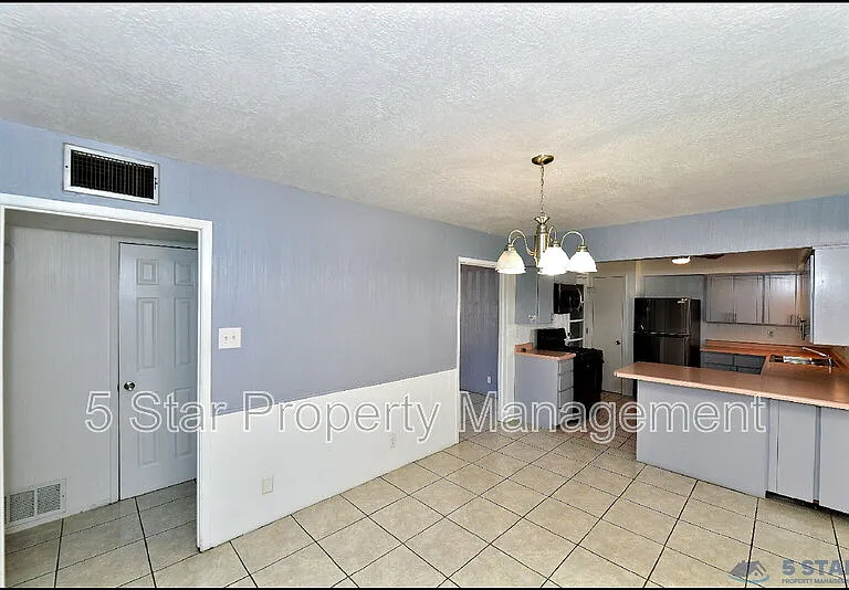 5613 Creston Ave — Photo 12