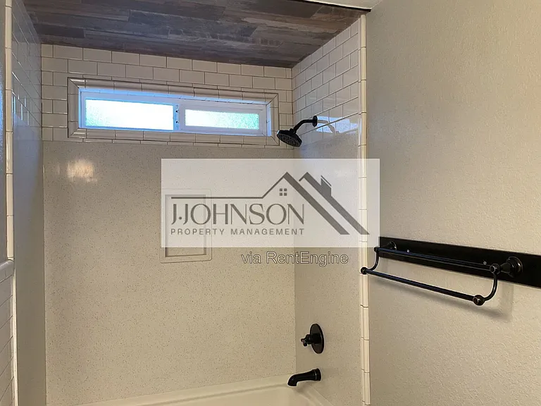 15136 Cambridge Dr — Photo 12