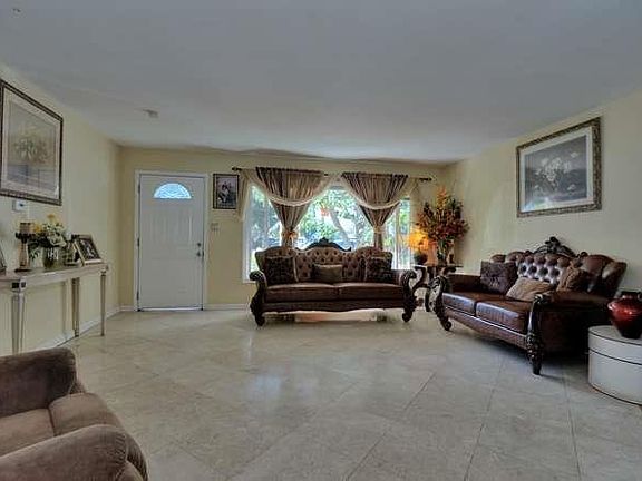 5th image of 2298 Ralmar Ave