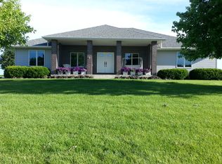 5465 W Valley Rd, Hastings, NE 68901