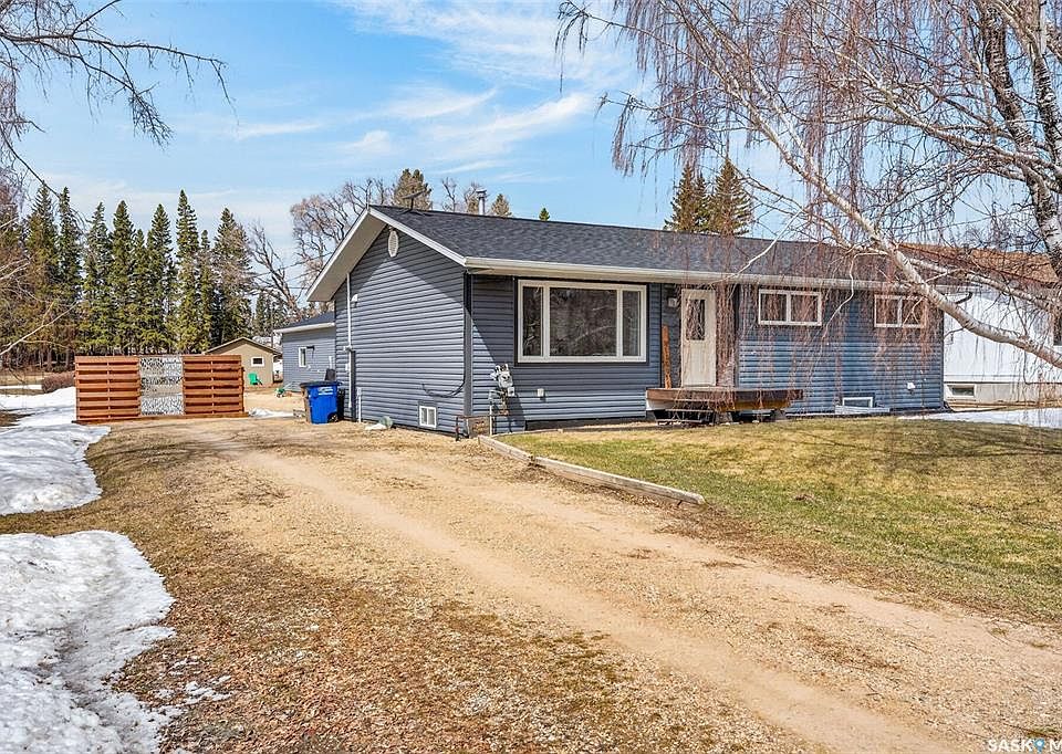 1st image of 209 Albert AVENUE S