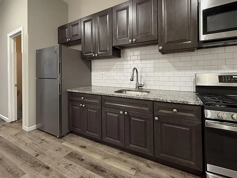 5411 Trinity St — Photo 1