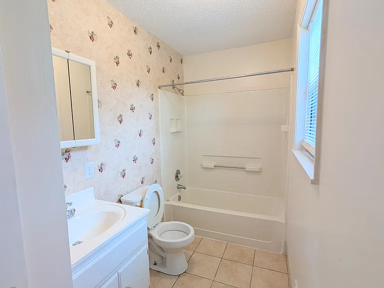 8209 County Road 1082 — Photo 4