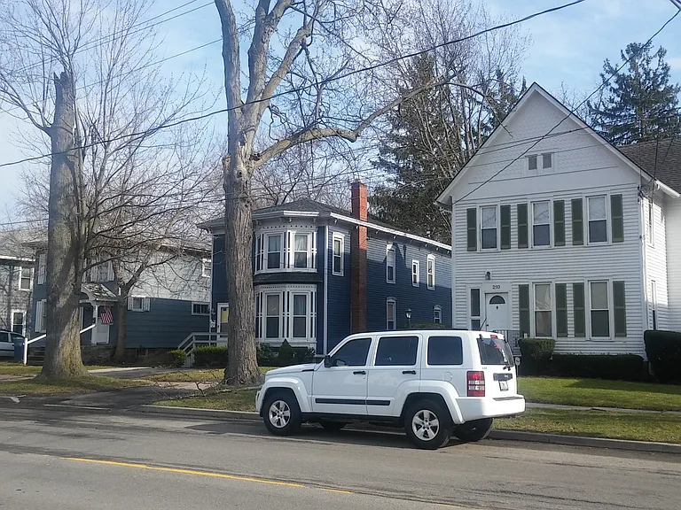 216 East Ave — Photo 25