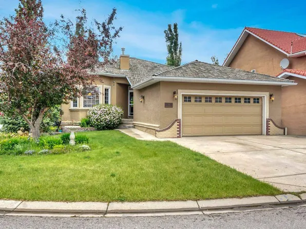 199 E Lakeside Greens Ct, Chestermere, AB T1X 1C7
