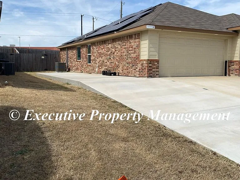 1781 Dryden Ave — Photo 5