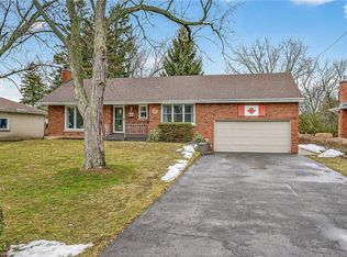 248 Seneca Ave, Hamilton, ON L9B 1M4