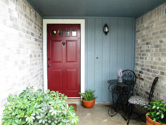 2nd image of 2745 Alvin Dr