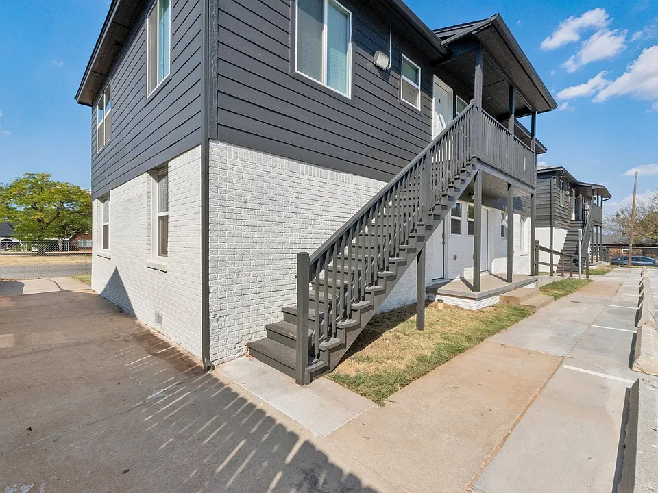 404 SW Grand Blvd #C