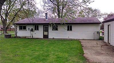 3rd image of 4940 Summerhill Dr