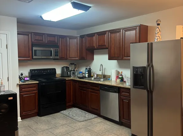 2891 Hickorybrook Dr, Gretna, LA 70056