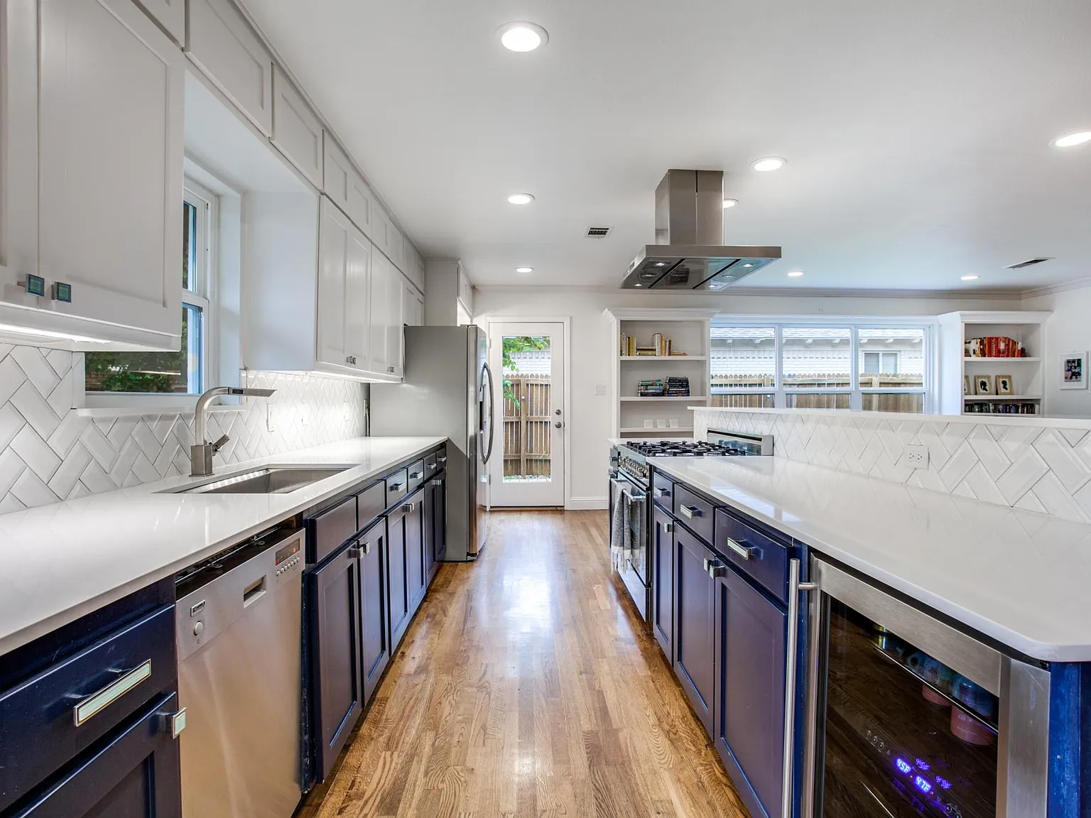 3 bed, 1600 sqft, $3,550 — Photo 4