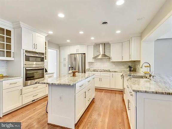 3rd image of 6234 Nelway Dr