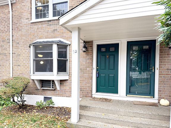 4th image of 245 Sunnyridge Ave APT 52