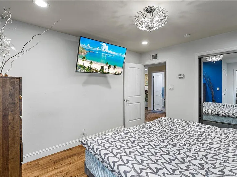 1055 W McKinley Ave — Photo 7