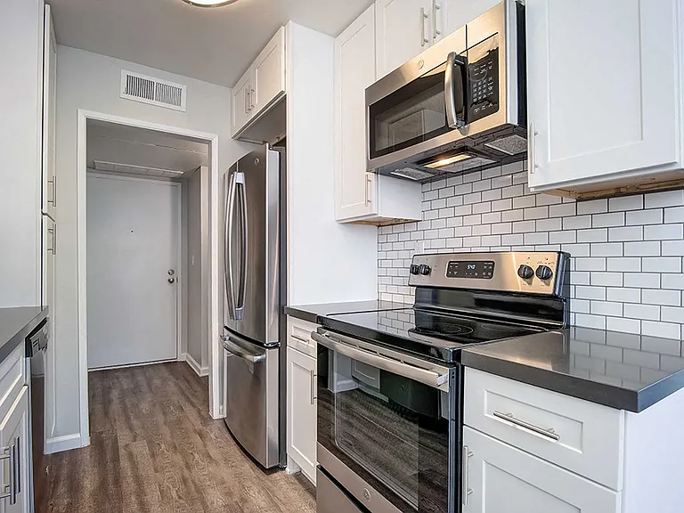 Los Robles Apartments — Photo 25