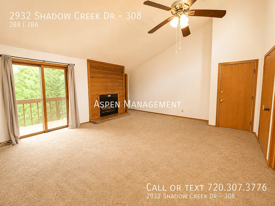 2BR/2BA, vaulted ceilings, pool, parking, W/D included, more! (SC308) — Photo 2