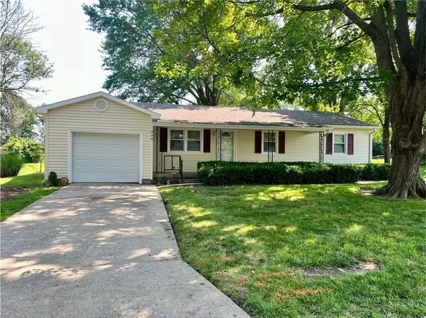 808 E Market St, Warrensburg, MO 64093