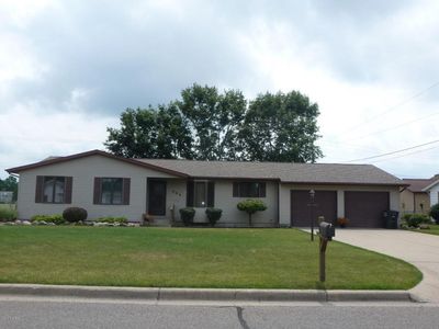 303 Devonshire Dr, Sturgis, MI, 49091
