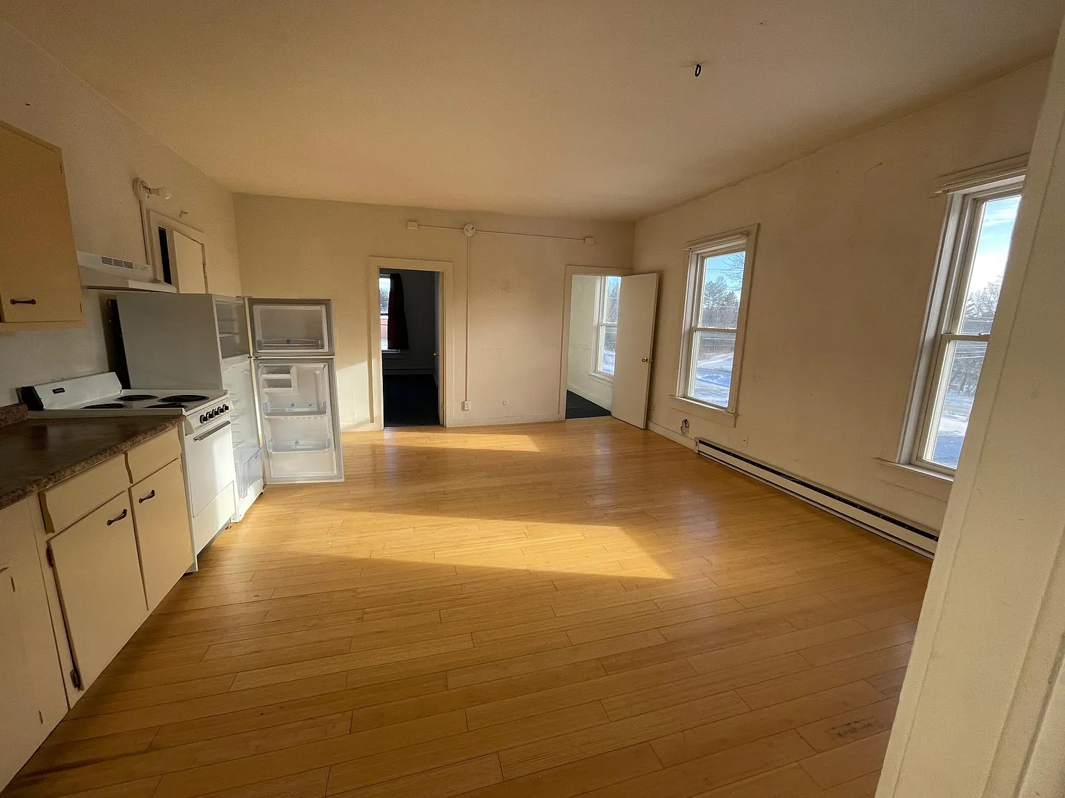 2 bed, 700 sqft, $1,675 — Photo 3