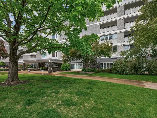 6450 York Ave S APT 414, Edina, MN 55435