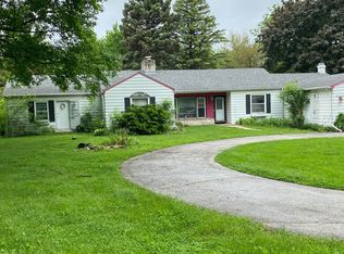 N11W24132 River Ln, Waukesha, WI 53188