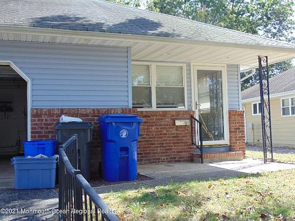 2nd image of 11 Mount Logan Ln