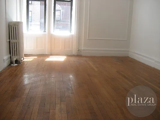 Rented by Plaza Real Estate Group | media 31