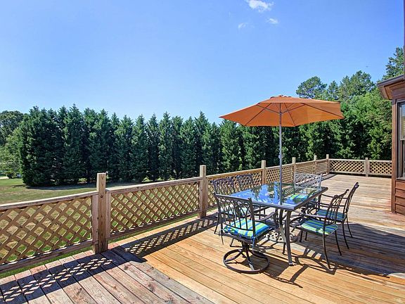 3rd image of 168 Tremount Ln