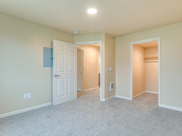 Wild Horse Mesa Apartments — Photo 33